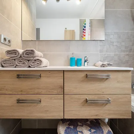 Apartamento Le Champs Elysees, Appart 2 Chambres, Parking